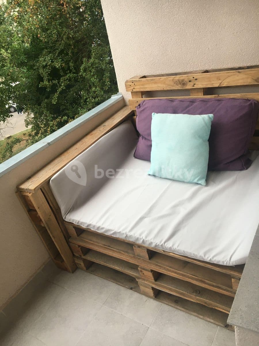 Prenájom bytu 2-izbový 62 m², Na Vlnovce, Ústí nad Labem, Ústecký kraj Prenájom bytu 2-izbový 62 m², Na Vlnovce, Ústí nad Labem, Ústecký kraj