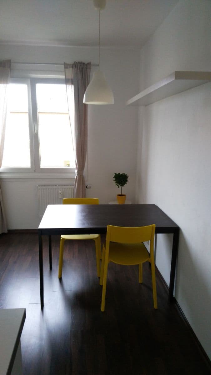 Prenájom bytu 2-izbový 53 m², Kremličkova, Praha, Praha Prenájom bytu 2-izbový 53 m², Kremličkova, Praha, Praha