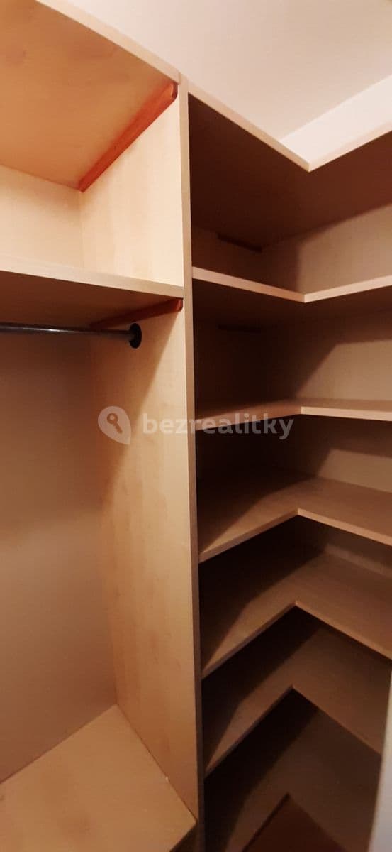 Prenájom bytu 1-izbový 42 m², Hennerova, Praha, Praha Prenájom bytu 1-izbový 42 m², Hennerova, Praha, Praha