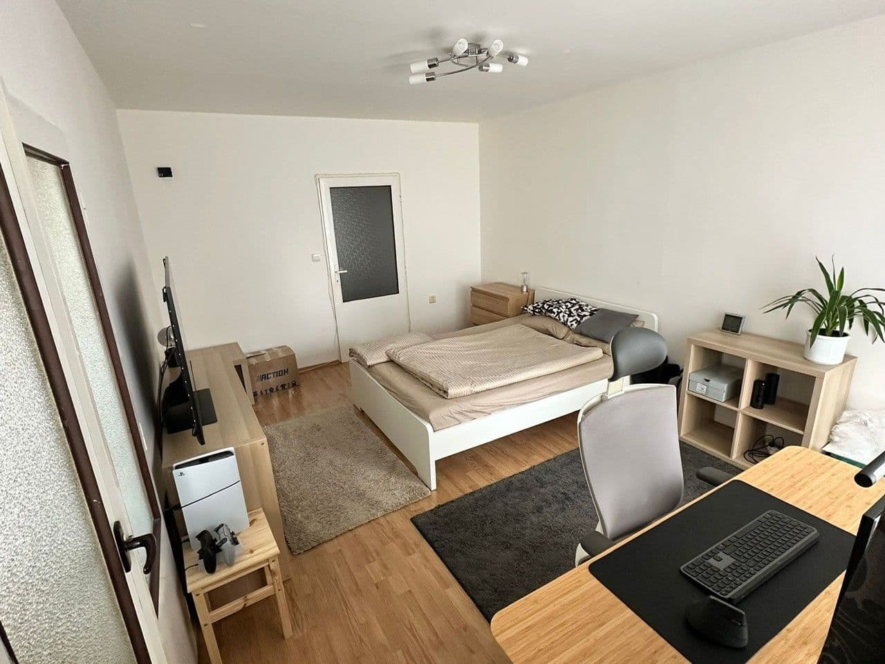 Prenájom bytu 1-izbový 42 m², Hennerova, Praha, Praha Prenájom bytu 1-izbový 42 m², Hennerova, Praha, Praha