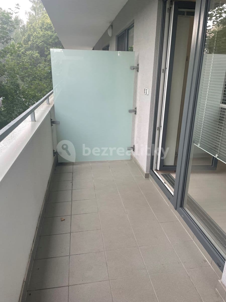 Prenájom bytu 1-izbový 27 m², Frýdecká, Praha, Praha Prenájom bytu 1-izbový 27 m², Frýdecká, Praha, Praha