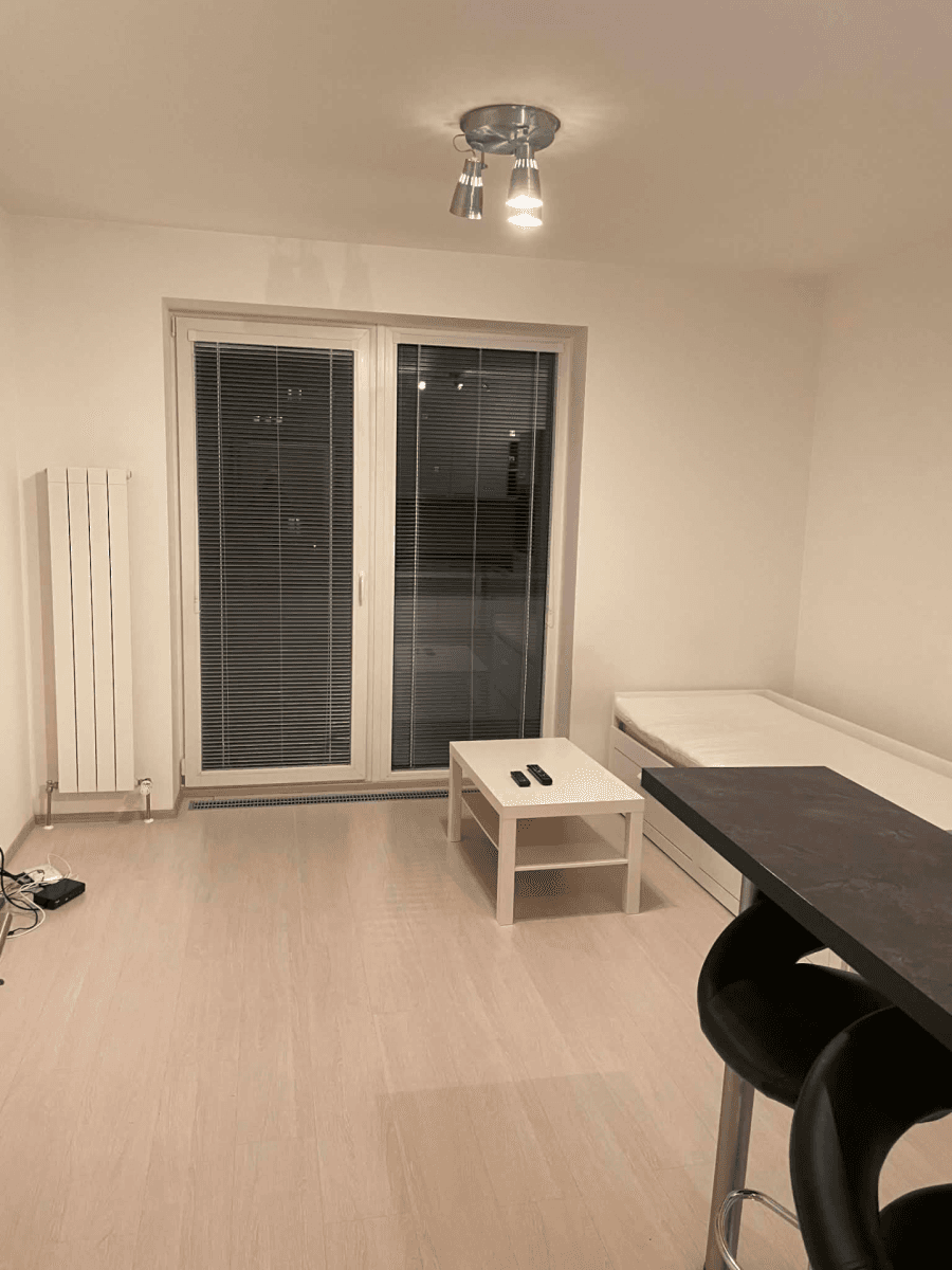 Prenájom bytu 1-izbový 27 m², Frýdecká, Praha, Praha Prenájom bytu 1-izbový 27 m², Frýdecká, Praha, Praha