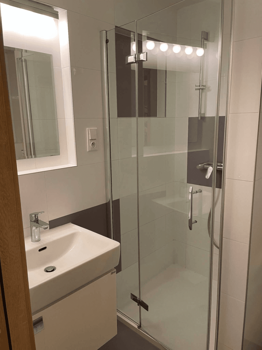Prenájom bytu 1-izbový 27 m², Frýdecká, Praha, Praha Prenájom bytu 1-izbový 27 m², Frýdecká, Praha, Praha