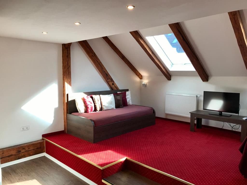 Prenájom bytu 1-izbový 36 m², Milady Horákové, Praha, Praha Prenájom bytu 1-izbový 36 m², Milady Horákové, Praha, Praha