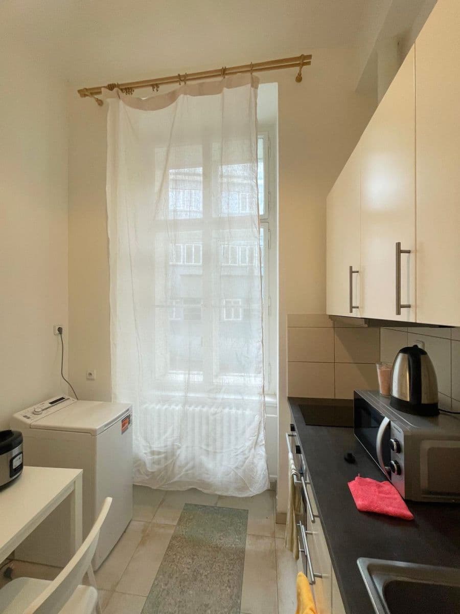 Prenájom bytu 1-izbový 32 m², Karoliny Světlé, Praha, Praha Prenájom bytu 1-izbový 32 m², Karoliny Světlé, Praha, Praha