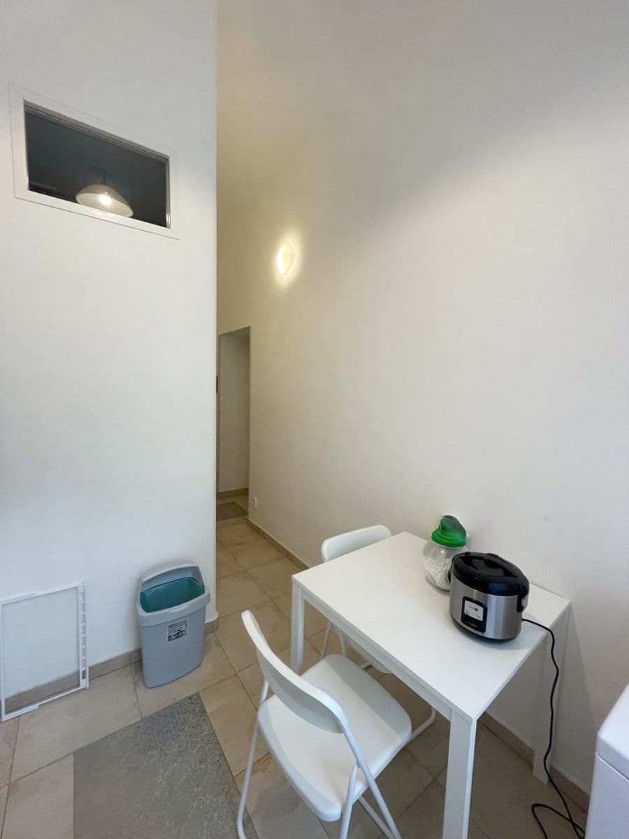 Prenájom bytu 1-izbový 32 m², Karoliny Světlé, Praha, Praha Prenájom bytu 1-izbový 32 m², Karoliny Světlé, Praha, Praha