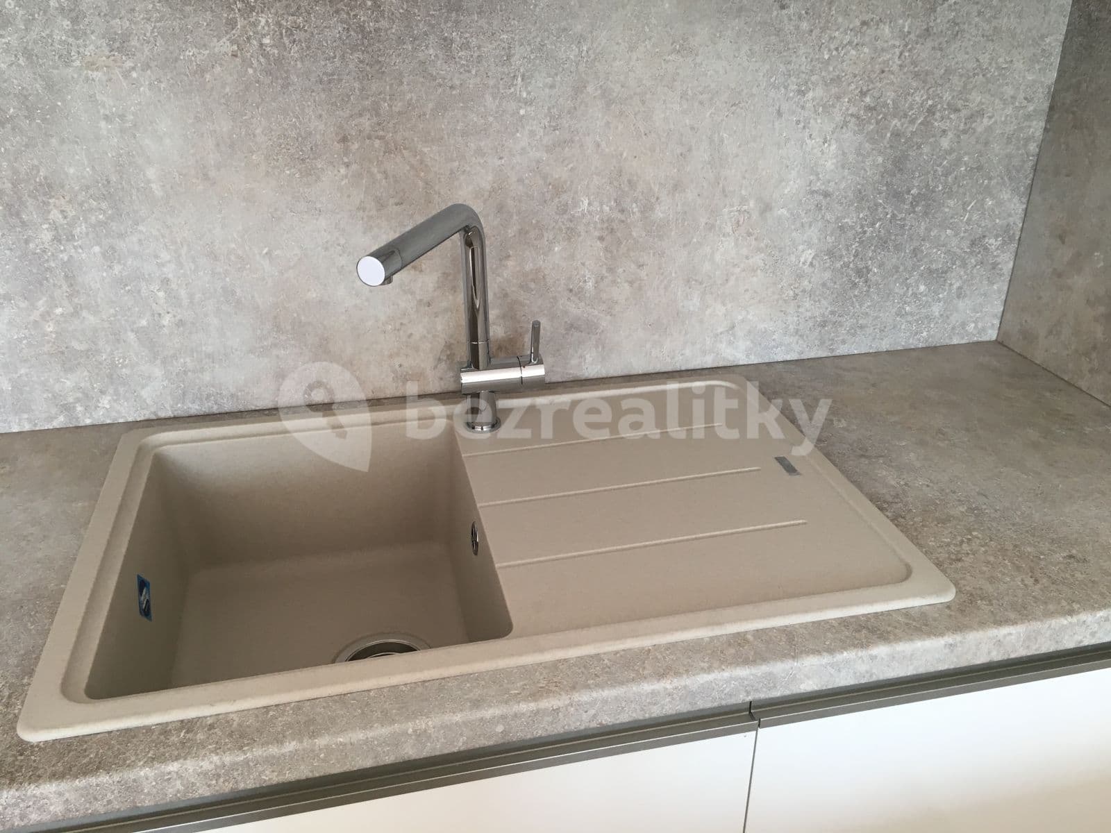 Prenájom bytu 2-izbový 60 m², Hadovitá, Praha, Praha Prenájom bytu 2-izbový 60 m², Hadovitá, Praha, Praha
