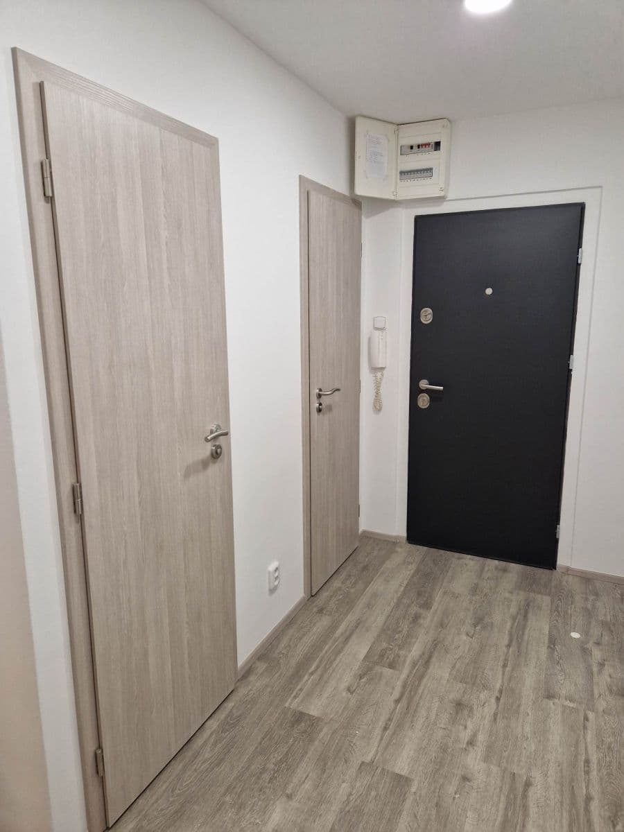 Prenájom bytu 2-izbový 43 m², Roháčova, Praha, Praha Prenájom bytu 2-izbový 43 m², Roháčova, Praha, Praha
