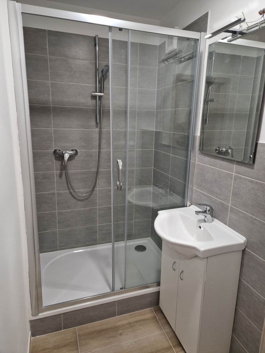 Prenájom bytu 2-izbový 43 m², Roháčova, Praha, Praha Prenájom bytu 2-izbový 43 m², Roháčova, Praha, Praha