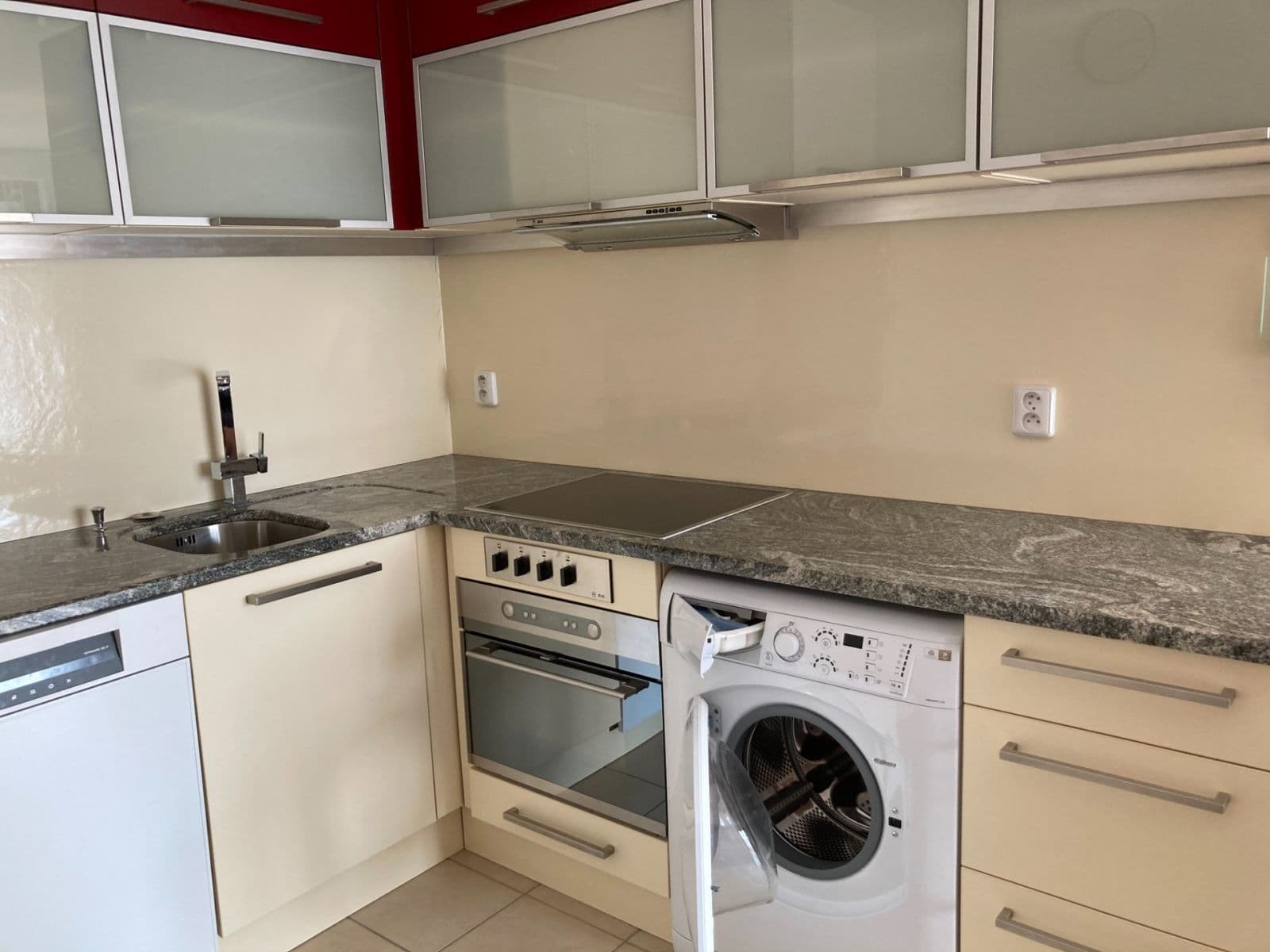 Prenájom bytu 2-izbový 55 m², V Háji, Praha, Praha Prenájom bytu 2-izbový 55 m², V Háji, Praha, Praha