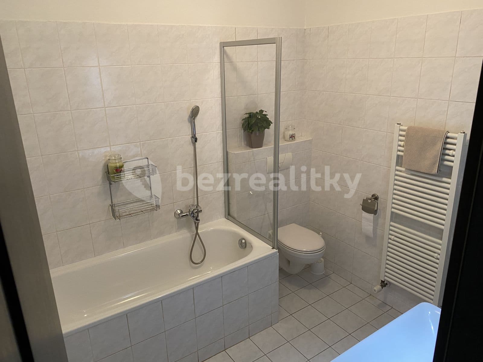Prenájom bytu 2-izbový 60 m², Ježovská, Praha, Praha Prenájom bytu 2-izbový 60 m², Ježovská, Praha, Praha