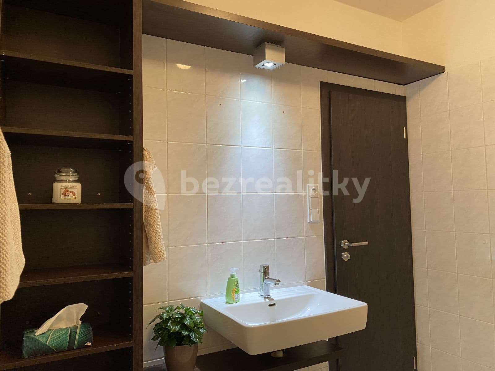 Prenájom bytu 2-izbový 60 m², Ježovská, Praha, Praha Prenájom bytu 2-izbový 60 m², Ježovská, Praha, Praha