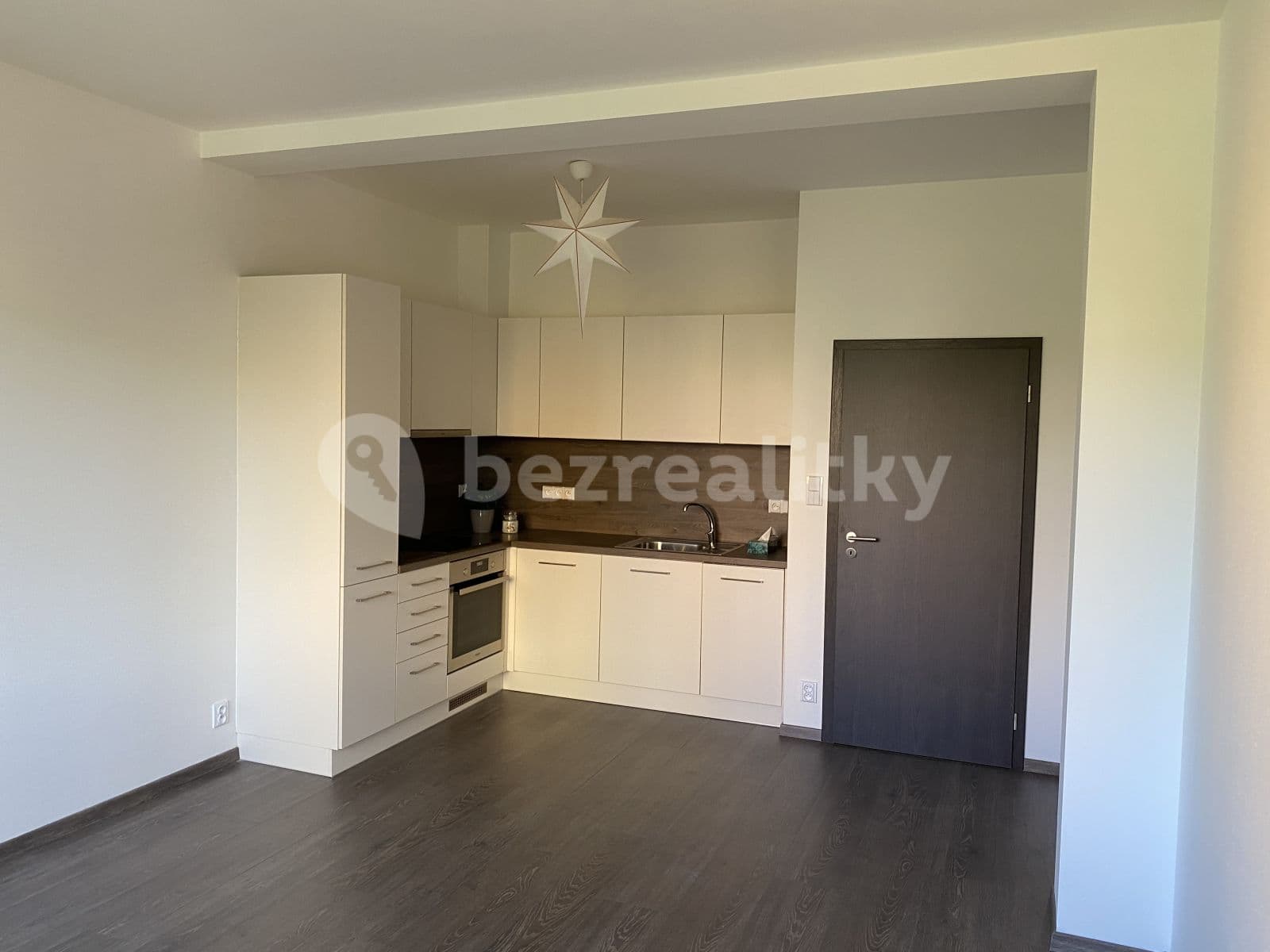 Prenájom bytu 2-izbový 60 m², Ježovská, Praha, Praha Prenájom bytu 2-izbový 60 m², Ježovská, Praha, Praha