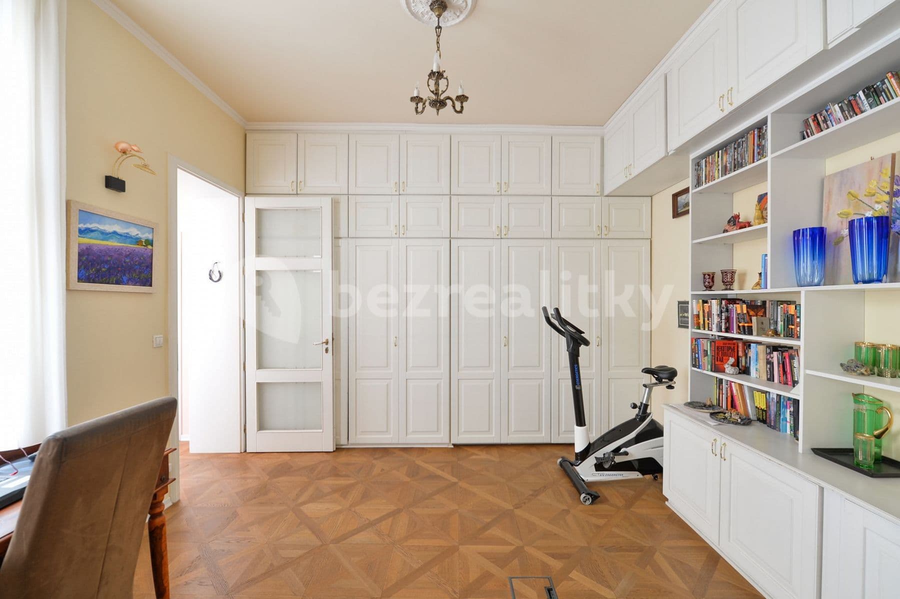 Prenájom bytu 4-izbový 134 m², Krakovská, Praha, Praha Prenájom bytu 4-izbový 134 m², Krakovská, Praha, Praha