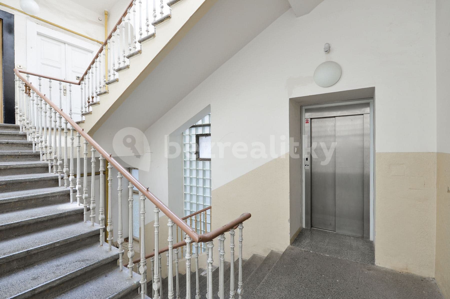 Prenájom bytu 4-izbový 134 m², Krakovská, Praha, Praha Prenájom bytu 4-izbový 134 m², Krakovská, Praha, Praha