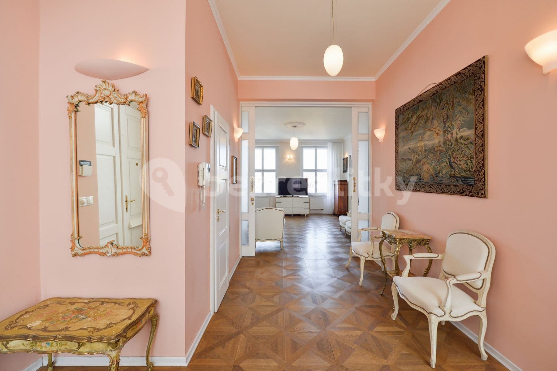 Prenájom bytu 4-izbový 134 m², Krakovská, Praha, Praha Prenájom bytu 4-izbový 134 m², Krakovská, Praha, Praha