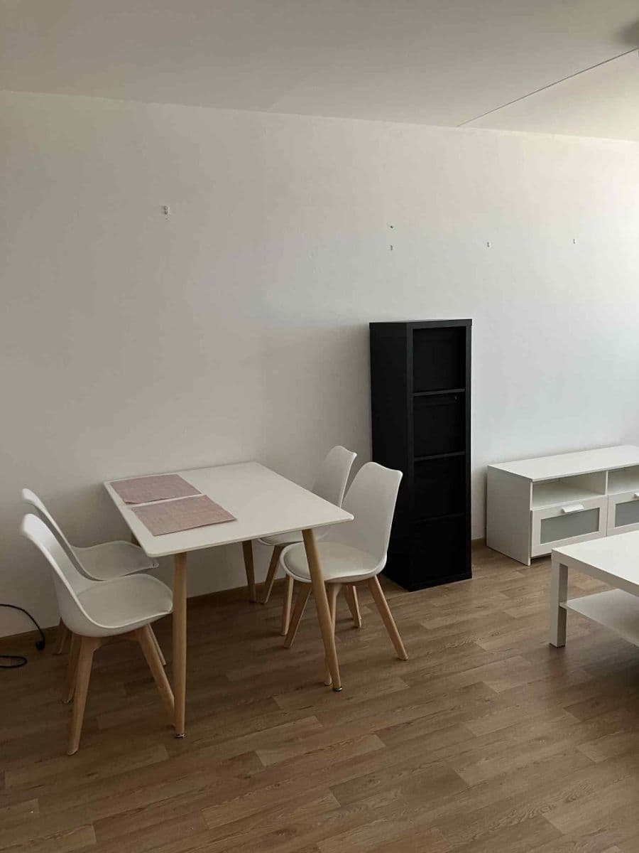 Prenájom bytu 2-izbový 46 m², Sezemínská, Praha, Praha Prenájom bytu 2-izbový 46 m², Sezemínská, Praha, Praha