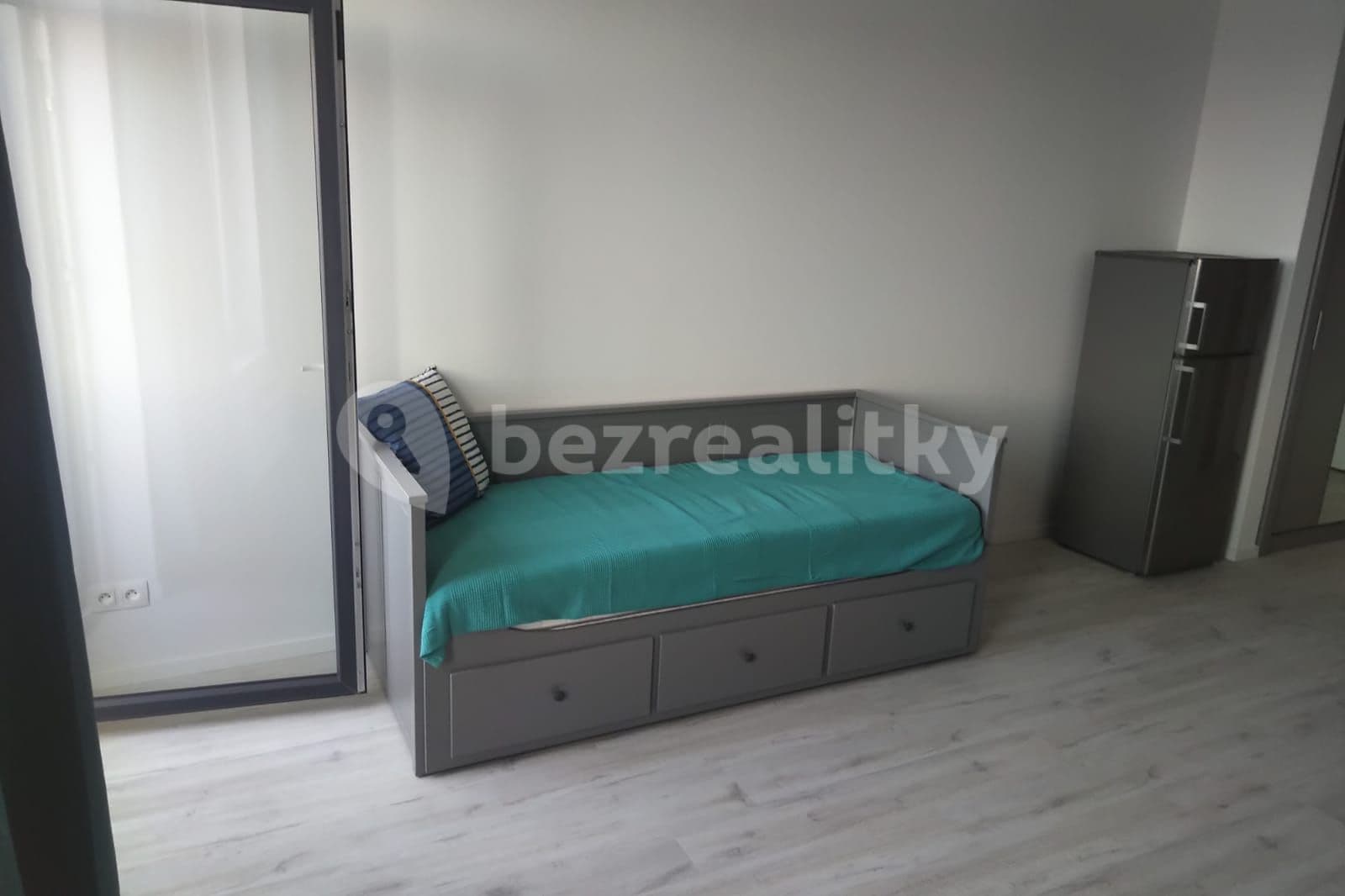 Prenájom bytu 1-izbový 29 m², Zuzany Chalupovej, Petržalka, Bratislavský kraj Prenájom bytu 1-izbový 29 m², Zuzany Chalupovej, Petržalka, Bratislavský kraj