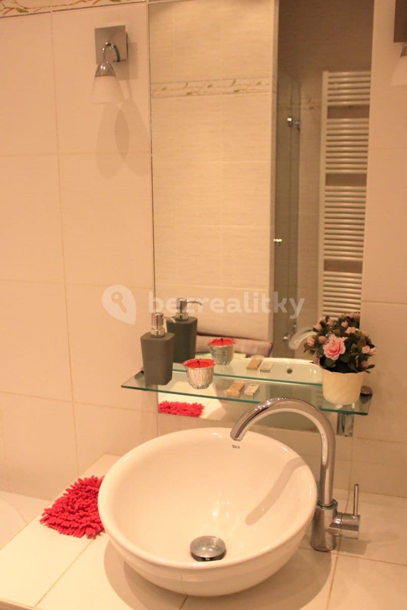 Prenájom bytu 2-izbový 57 m², Opletalova, Praha, Praha Prenájom bytu 2-izbový 57 m², Opletalova, Praha, Praha