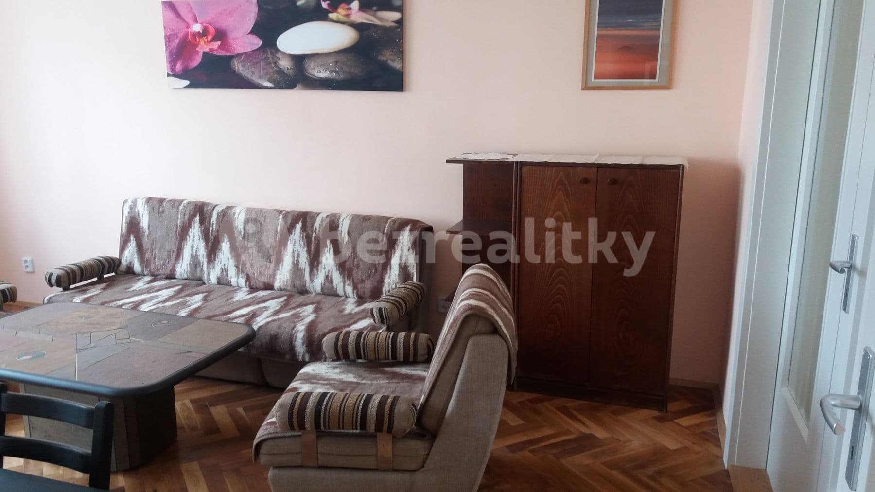 Prenájom bytu 2-izbový 57 m², 1. Máje, Habartov, Karlovarský kraj Prenájom bytu 2-izbový 57 m², 1. Máje, Habartov, Karlovarský kraj