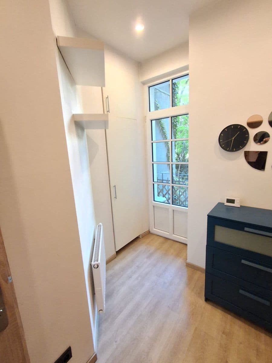 Prenájom bytu 1-izbový 25 m², Fibichova, Praha, Praha Prenájom bytu 1-izbový 25 m², Fibichova, Praha, Praha