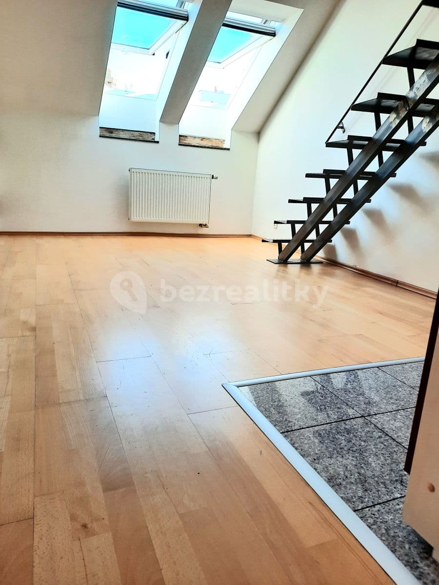 Prenájom bytu 3-izbový 59 m², Vlkova, Praha, Praha Prenájom bytu 3-izbový 59 m², Vlkova, Praha, Praha