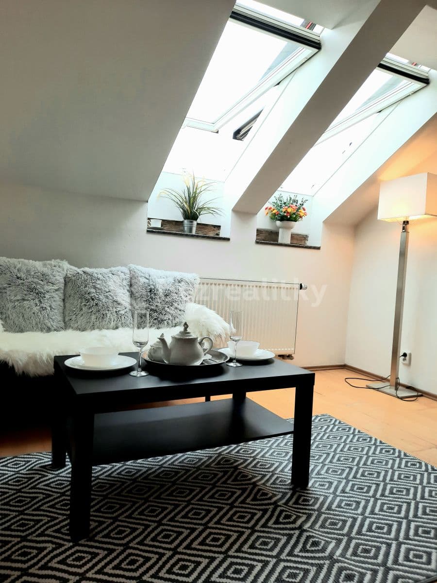 Prenájom bytu 3-izbový 59 m², Vlkova, Praha, Praha Prenájom bytu 3-izbový 59 m², Vlkova, Praha, Praha