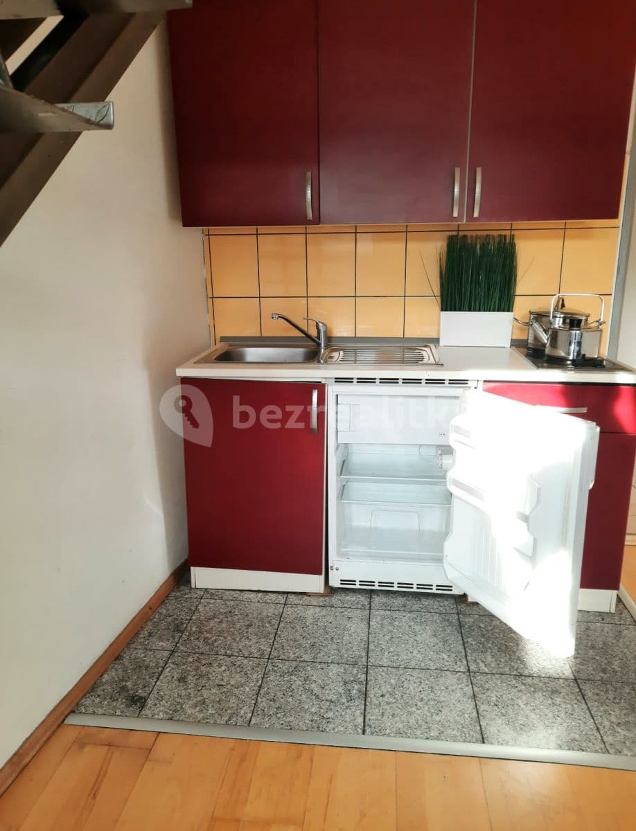 Prenájom bytu 3-izbový 59 m², Vlkova, Praha, Praha Prenájom bytu 3-izbový 59 m², Vlkova, Praha, Praha