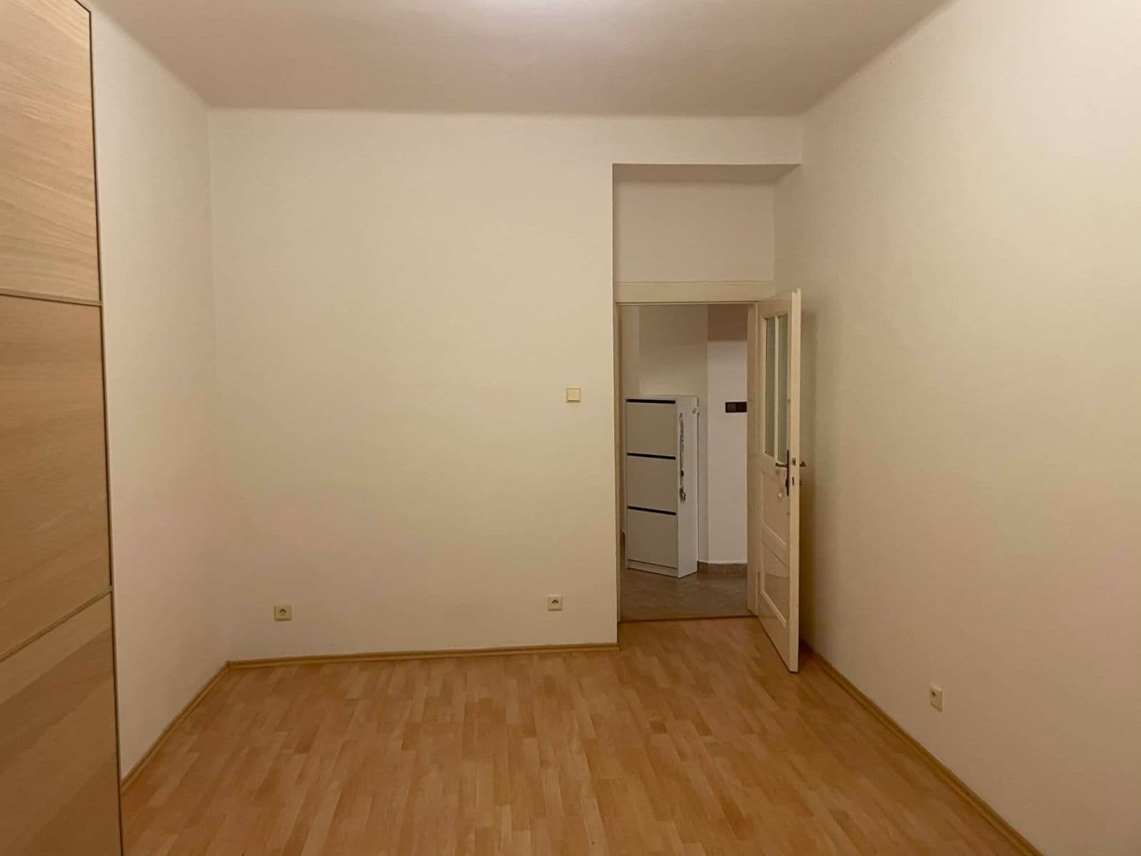 Prenájom bytu 2-izbový 55 m², Komunardů, Praha, Praha Prenájom bytu 2-izbový 55 m², Komunardů, Praha, Praha