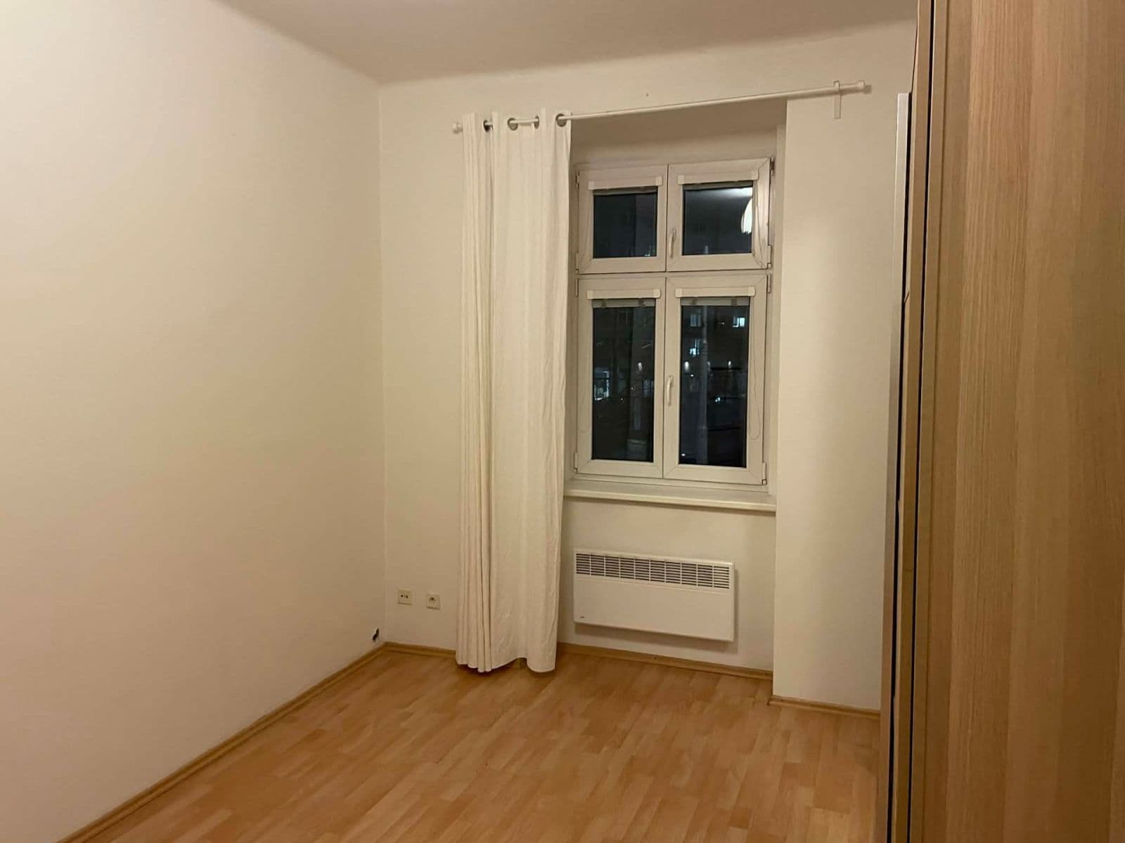 Prenájom bytu 2-izbový 55 m², Komunardů, Praha, Praha Prenájom bytu 2-izbový 55 m², Komunardů, Praha, Praha