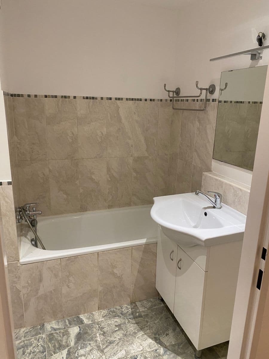 Prenájom bytu 2-izbový 45 m², Ježovská, Praha, Praha Prenájom bytu 2-izbový 45 m², Ježovská, Praha, Praha