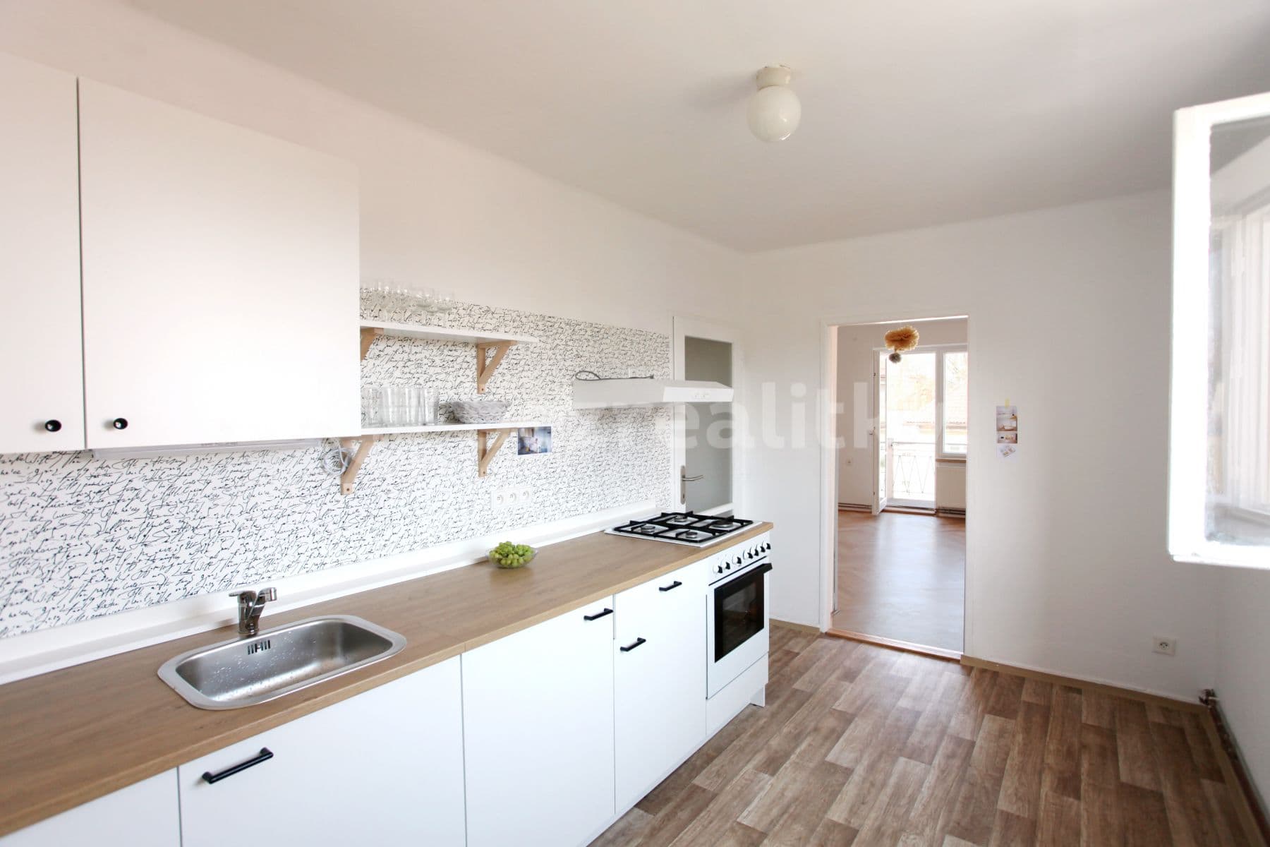 Prenájom bytu 2-izbový 60 m², 9. května, Litomyšl, Pardubický kraj Prenájom bytu 2-izbový 60 m², 9. května, Litomyšl, Pardubický kraj
