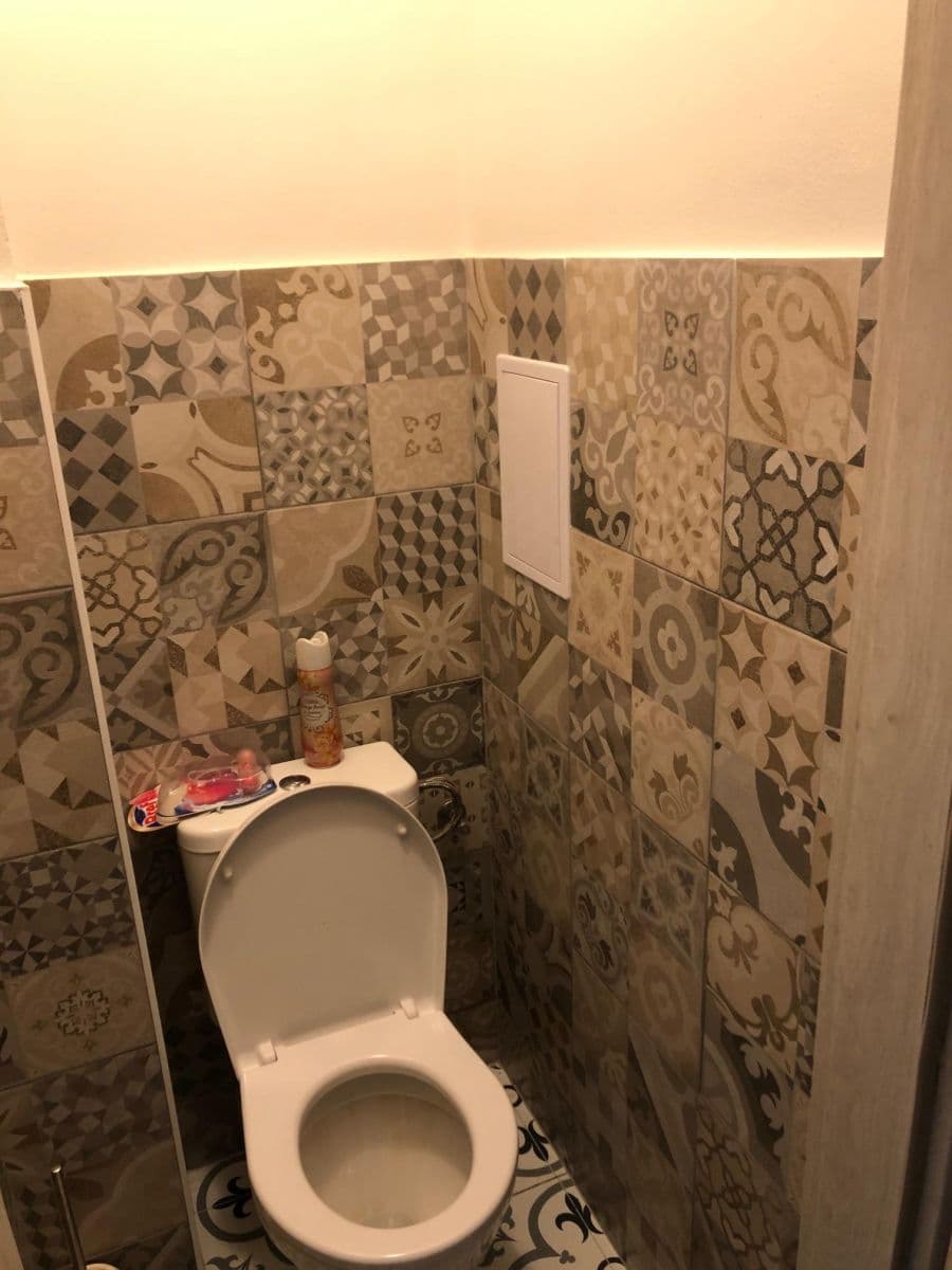 Prenájom bytu 5-izbový 85 m², Vladivostocká, Praha, Praha Prenájom bytu 5-izbový 85 m², Vladivostocká, Praha, Praha