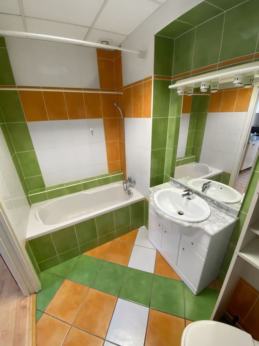 Prenájom bytu 3-izbový 61 m², Jeronýmova, Praha, Praha Prenájom bytu 3-izbový 61 m², Jeronýmova, Praha, Praha