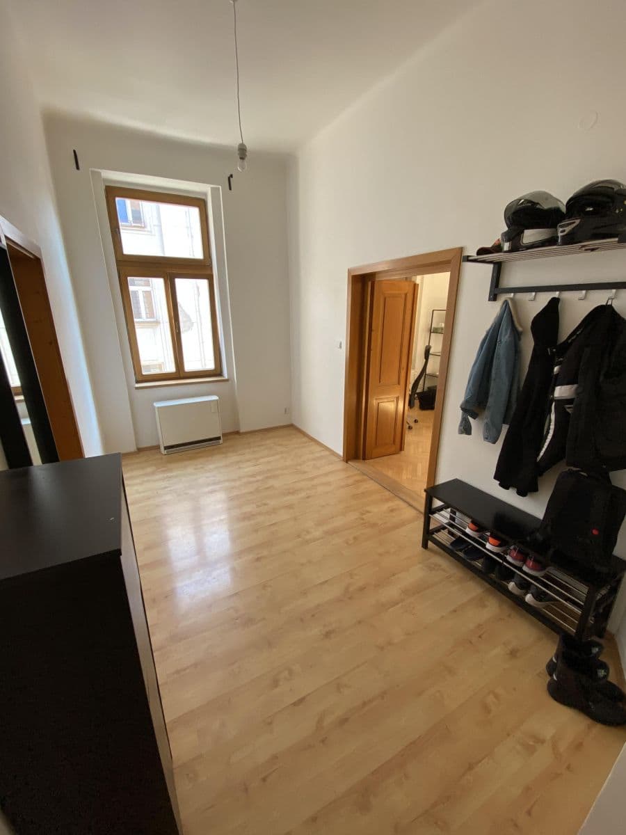 Prenájom bytu 3-izbový 61 m², Jeronýmova, Praha, Praha Prenájom bytu 3-izbový 61 m², Jeronýmova, Praha, Praha