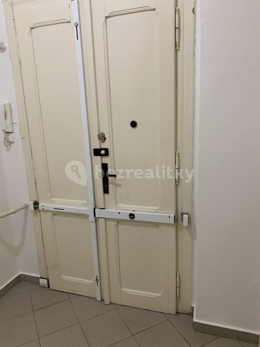 Prenájom bytu 2-izbový 44 m², Mojmírova, Praha, Praha Prenájom bytu 2-izbový 44 m², Mojmírova, Praha, Praha