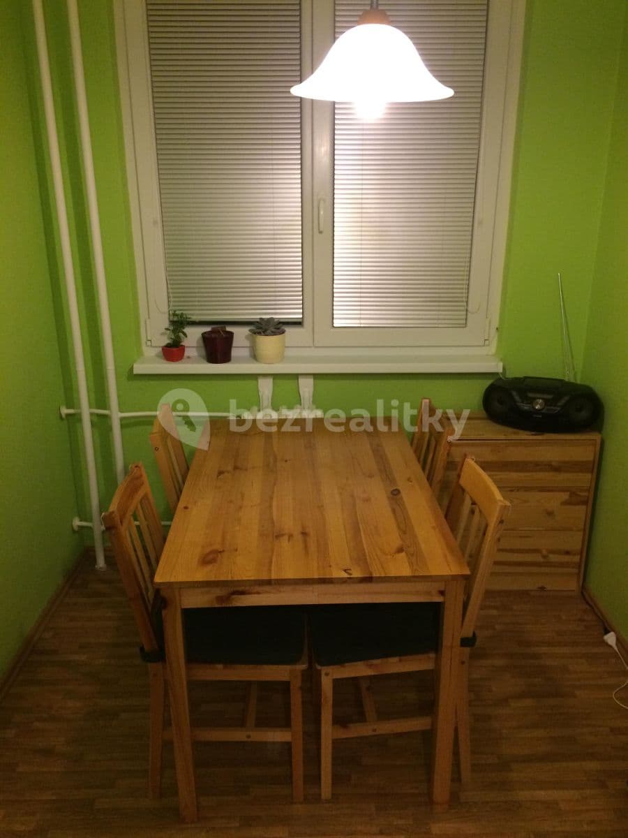 Prenájom bytu 3-izbový 80 m², Bellušova, Praha, Praha Prenájom bytu 3-izbový 80 m², Bellušova, Praha, Praha