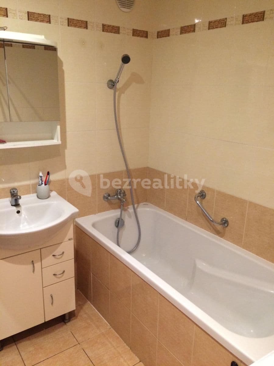 Prenájom bytu 3-izbový 80 m², Bellušova, Praha, Praha Prenájom bytu 3-izbový 80 m², Bellušova, Praha, Praha