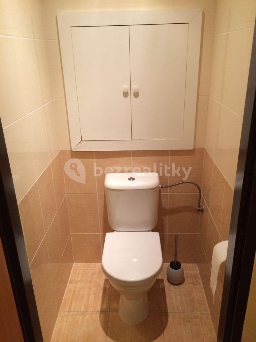 Prenájom bytu 3-izbový 80 m², Bellušova, Praha, Praha Prenájom bytu 3-izbový 80 m², Bellušova, Praha, Praha