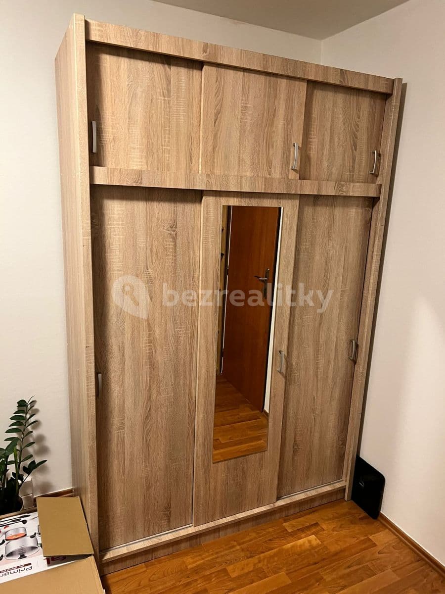 Prenájom bytu 3-izbový 80 m², Bellušova, Praha, Praha Prenájom bytu 3-izbový 80 m², Bellušova, Praha, Praha