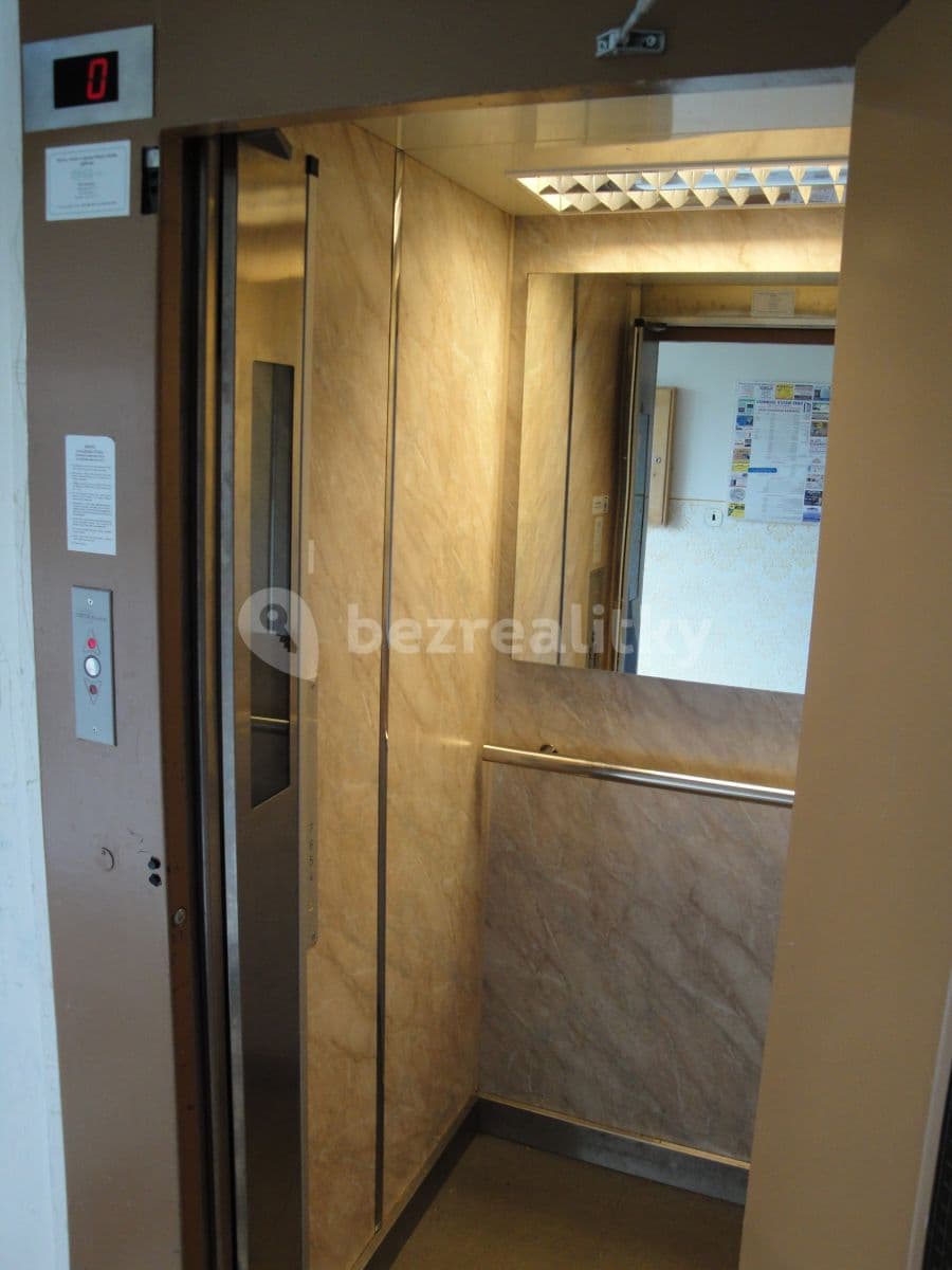 Prenájom bytu 1-izbový 34 m², Jánošíkova, Praha, Praha Prenájom bytu 1-izbový 34 m², Jánošíkova, Praha, Praha