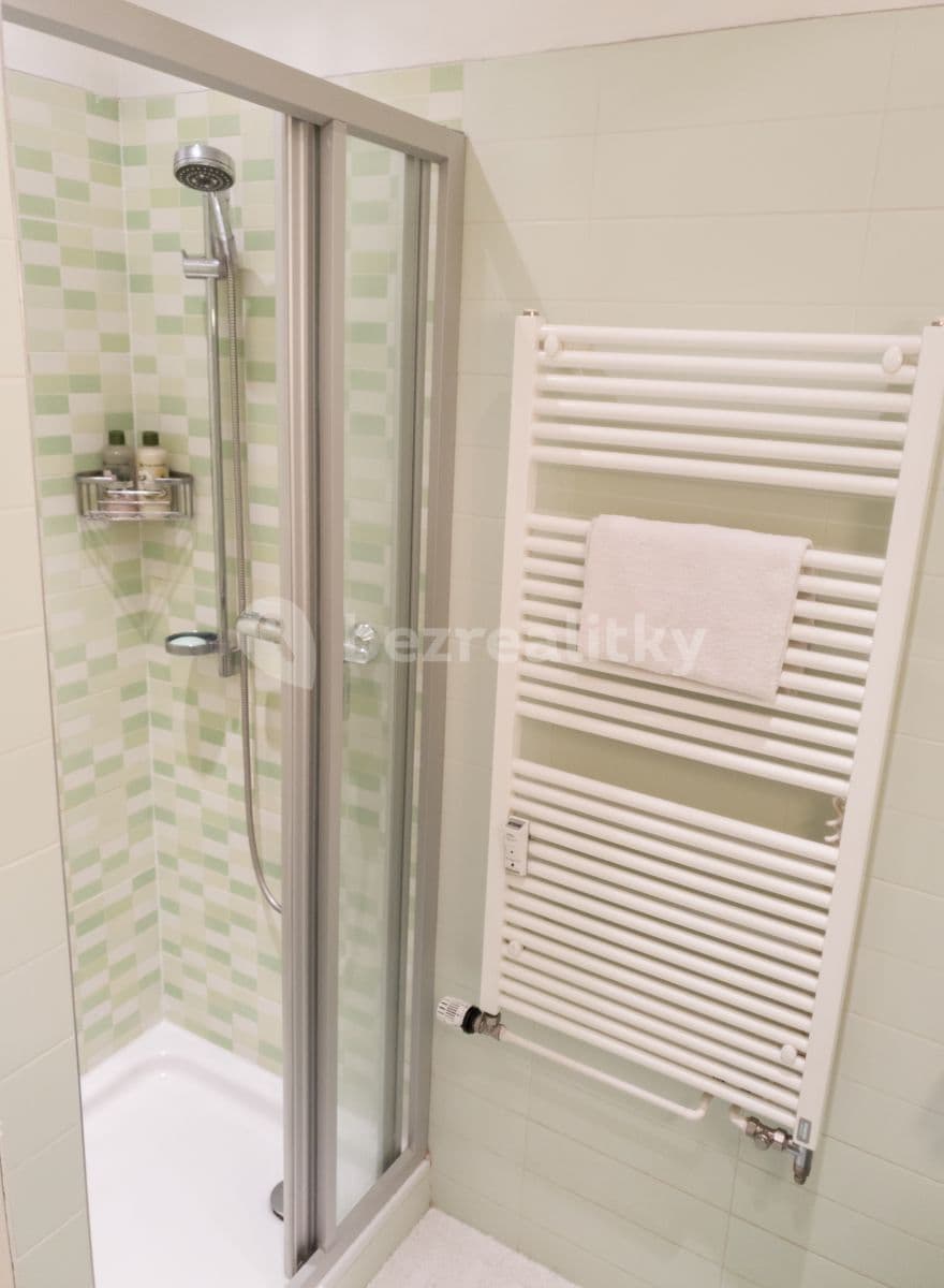 Prenájom bytu 2-izbový 43 m², Čestmírova, Praha, Praha Prenájom bytu 2-izbový 43 m², Čestmírova, Praha, Praha