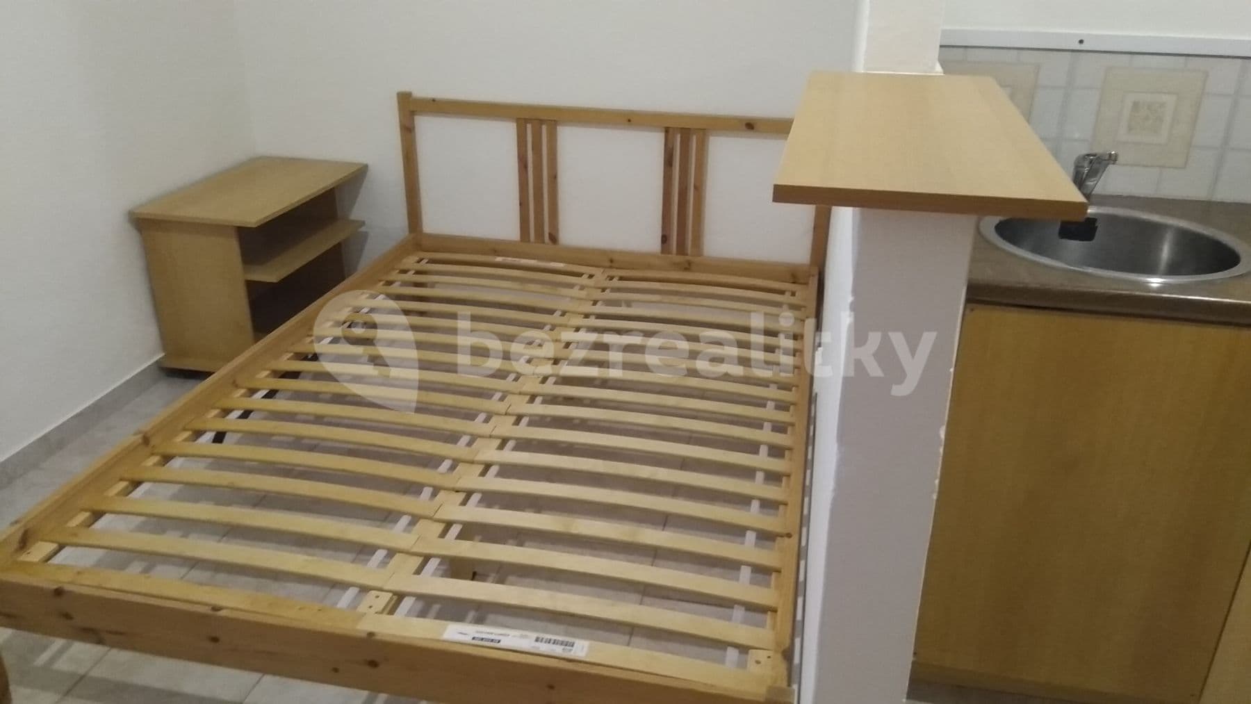 Prenájom bytu 1-izbový 25 m², Petrohradská, Praha, Praha Prenájom bytu 1-izbový 25 m², Petrohradská, Praha, Praha
