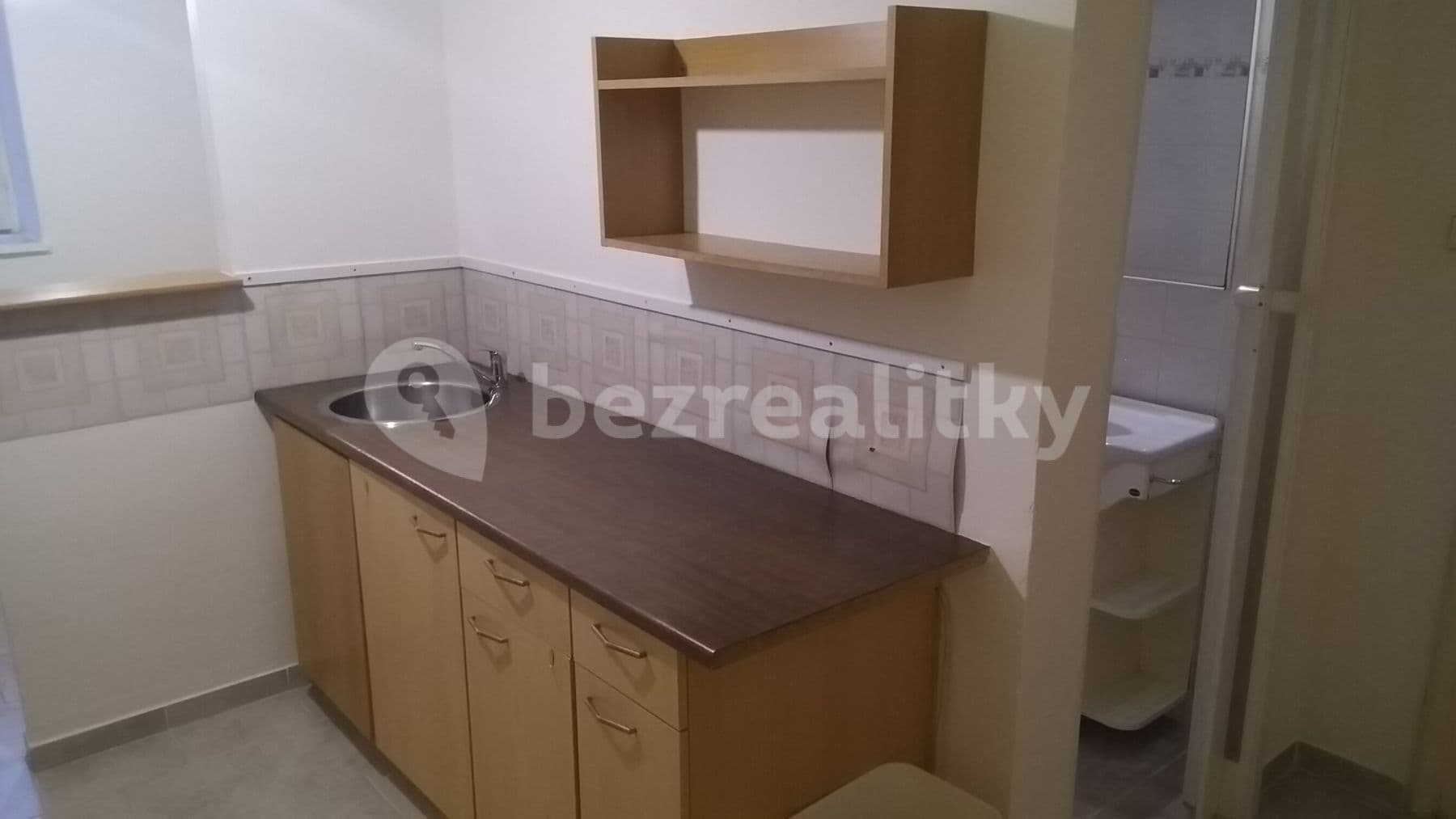 Prenájom bytu 1-izbový 25 m², Petrohradská, Praha, Praha Prenájom bytu 1-izbový 25 m², Petrohradská, Praha, Praha