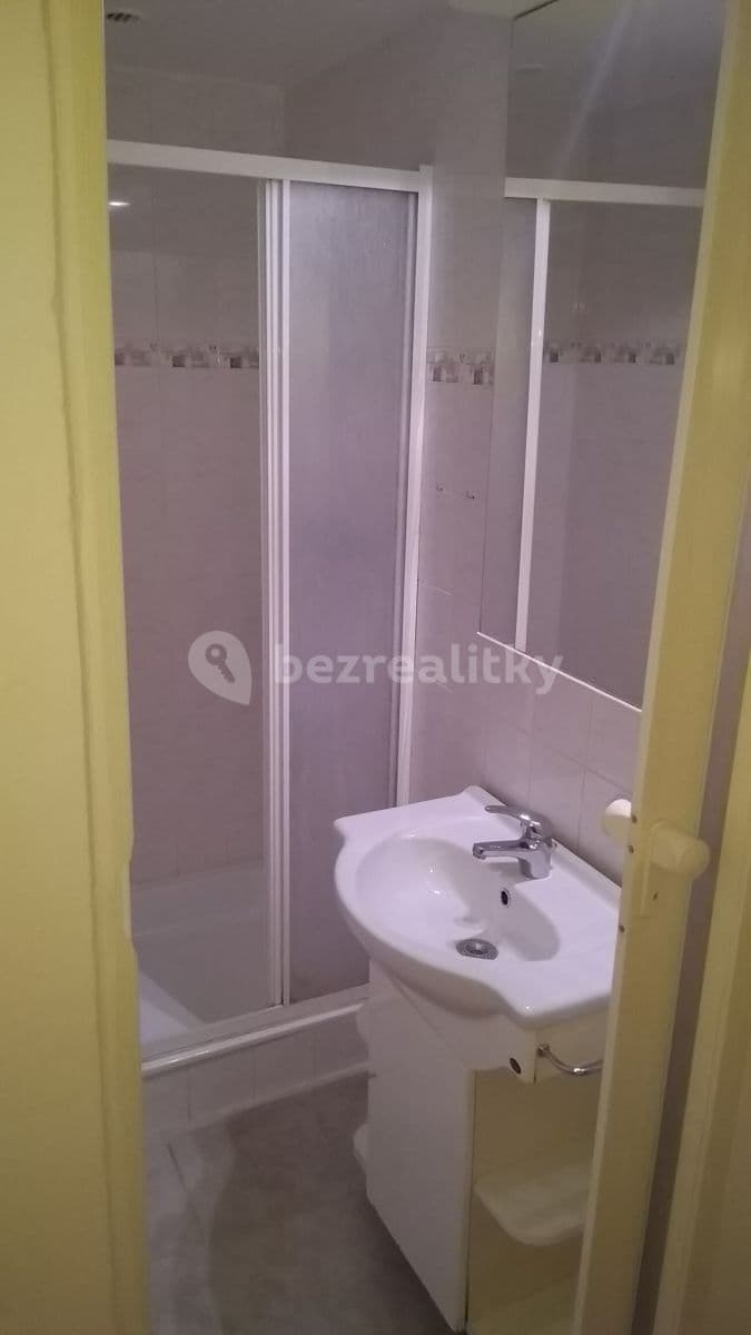 Prenájom bytu 1-izbový 25 m², Petrohradská, Praha, Praha Prenájom bytu 1-izbový 25 m², Petrohradská, Praha, Praha