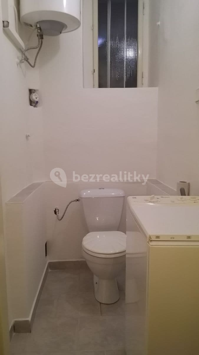 Prenájom bytu 1-izbový 25 m², Petrohradská, Praha, Praha Prenájom bytu 1-izbový 25 m², Petrohradská, Praha, Praha