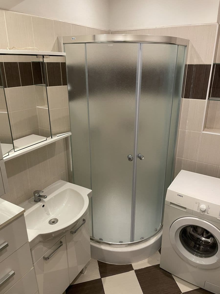 Prenájom bytu 2-izbový 53 m², Dačického, Praha, Praha Prenájom bytu 2-izbový 53 m², Dačického, Praha, Praha