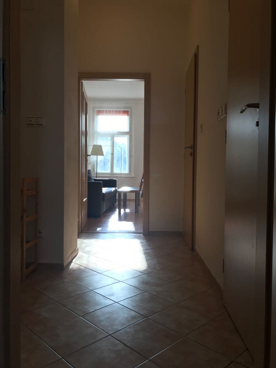 Prenájom bytu 2-izbový 42 m², Černomořská, Praha, Praha Prenájom bytu 2-izbový 42 m², Černomořská, Praha, Praha