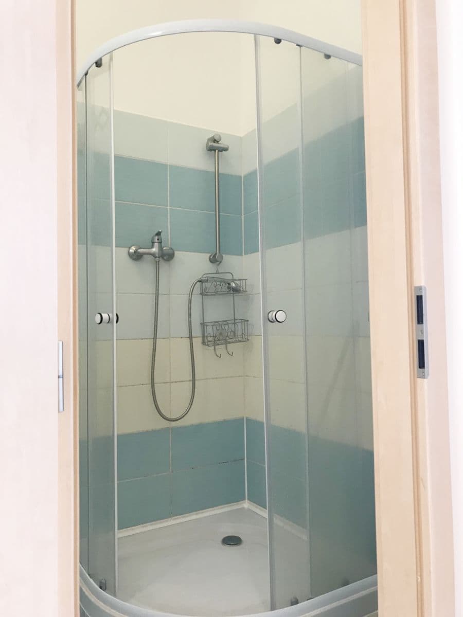 Prenájom bytu 2-izbový 42 m², Černomořská, Praha, Praha Prenájom bytu 2-izbový 42 m², Černomořská, Praha, Praha