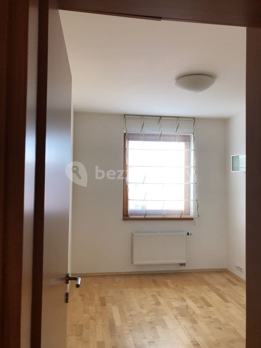 Prenájom bytu 3-izbový 81 m², Nehvizdská, Praha, Praha Prenájom bytu 3-izbový 81 m², Nehvizdská, Praha, Praha